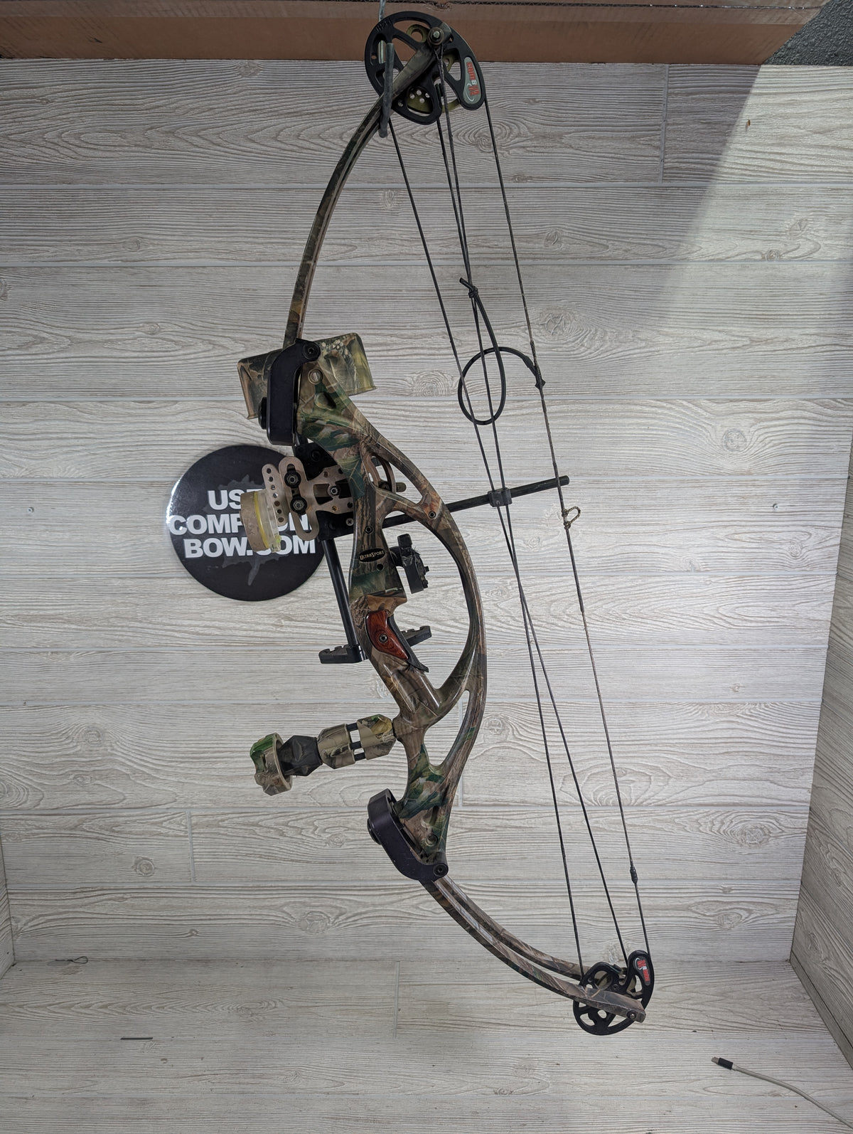 Hoyt UltraSport ZR-100 70# Right Hand Camo PKG