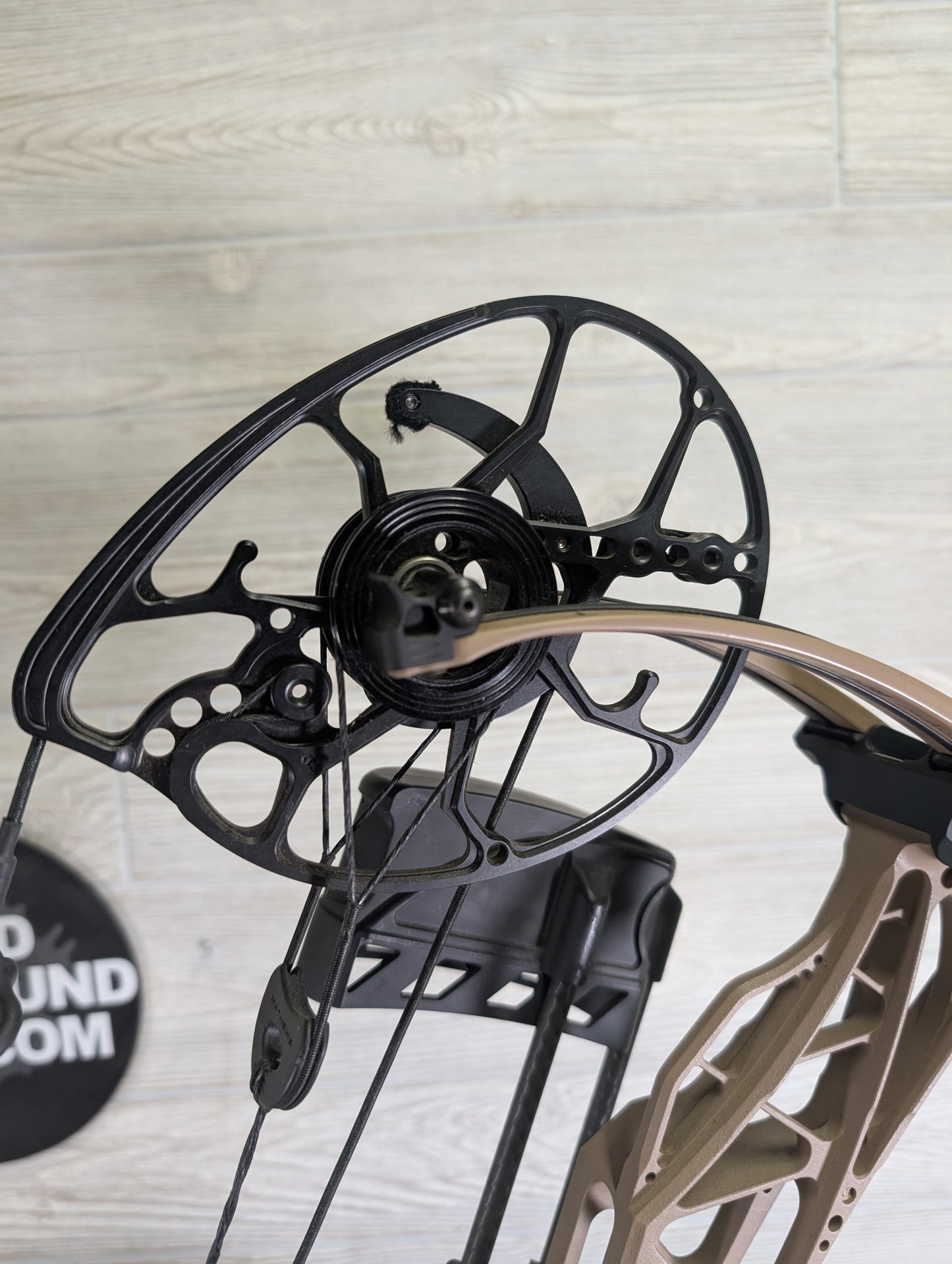 Mathews Lift 33 LH Earth Package