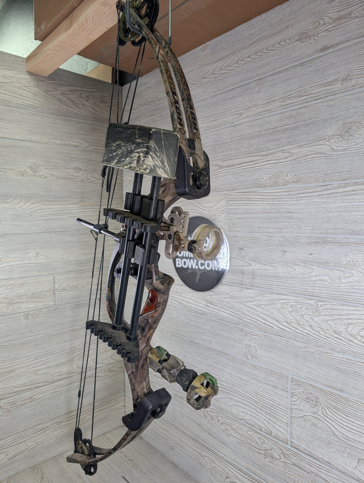 Hoyt UltraSport ZR-100 70# Right Hand Camo PKG