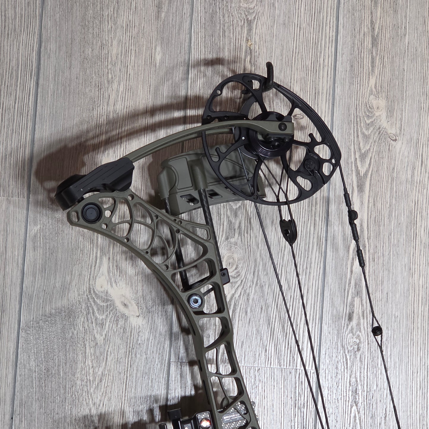 Used Mathews V3X 29 Ambush Green RH Package