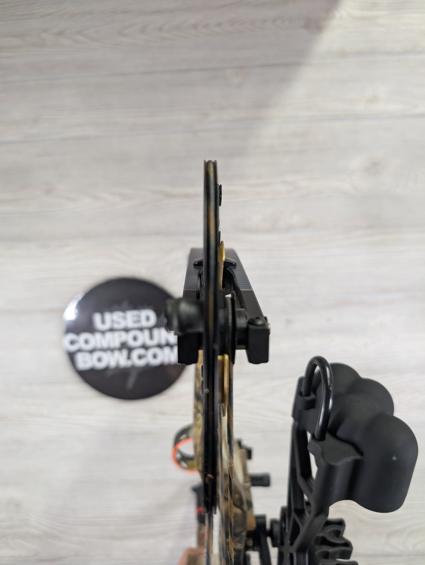 Bowtech Carbon Icon Right Handed 60-70# Camo package