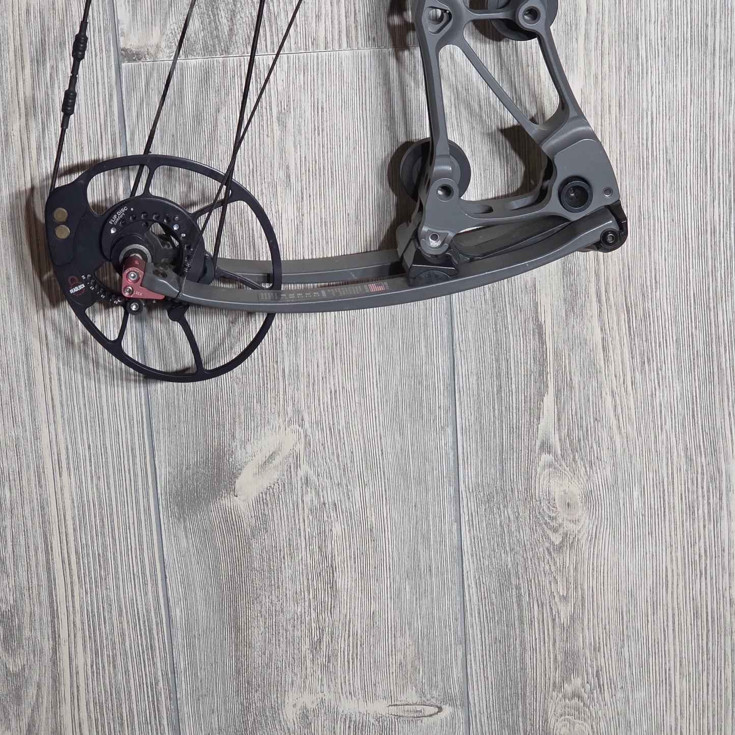 Used Bowtech Revolt 30" 70lb RH Gray Bow