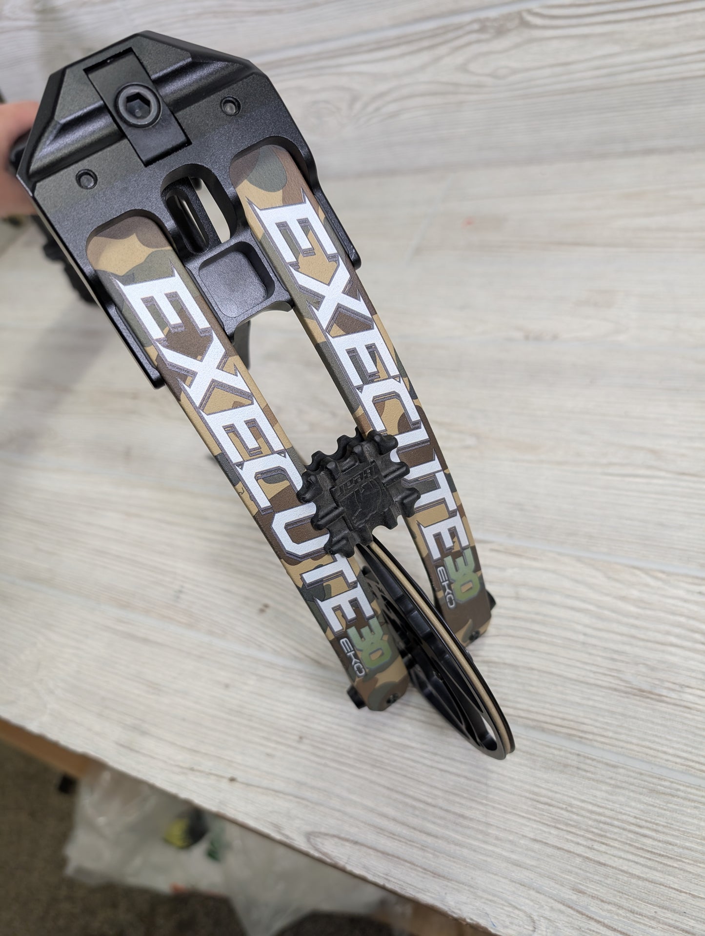 Bear Execute 30 RH 70lb Black Riser/Throwback Limbs Bow