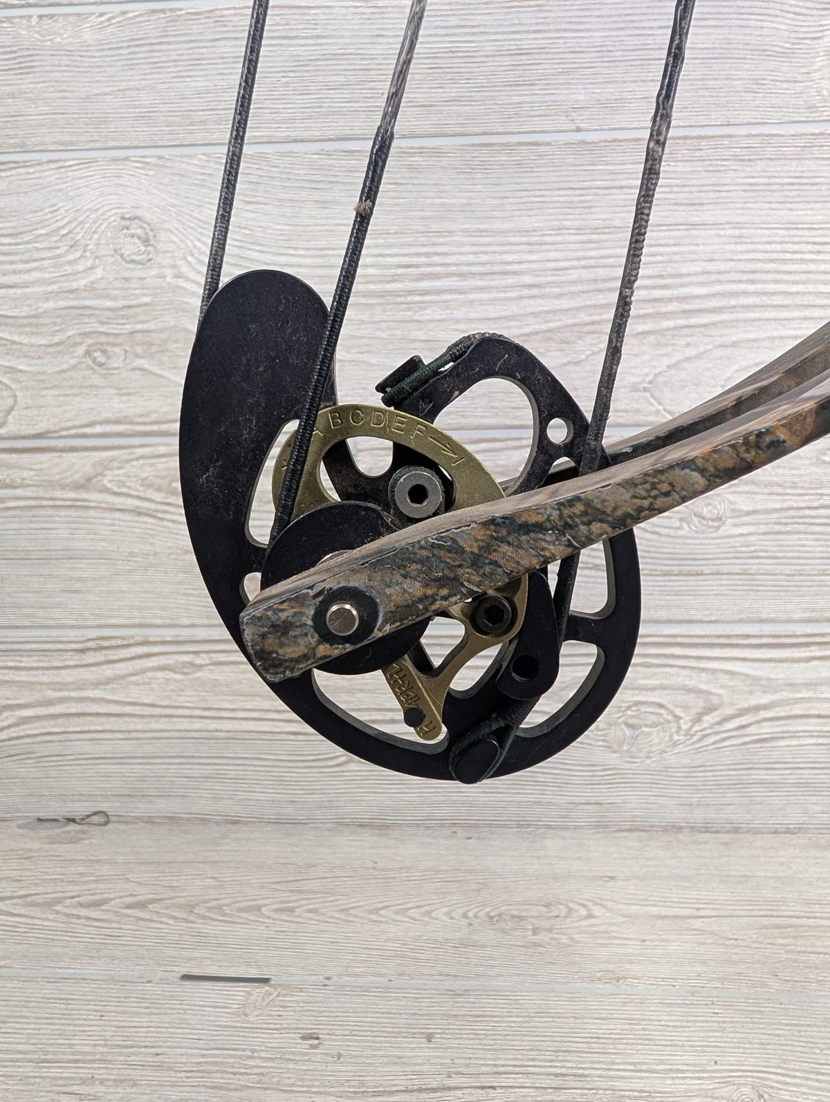 Hoyt UltraSport ZR-100 70# Right Hand Camo PKG