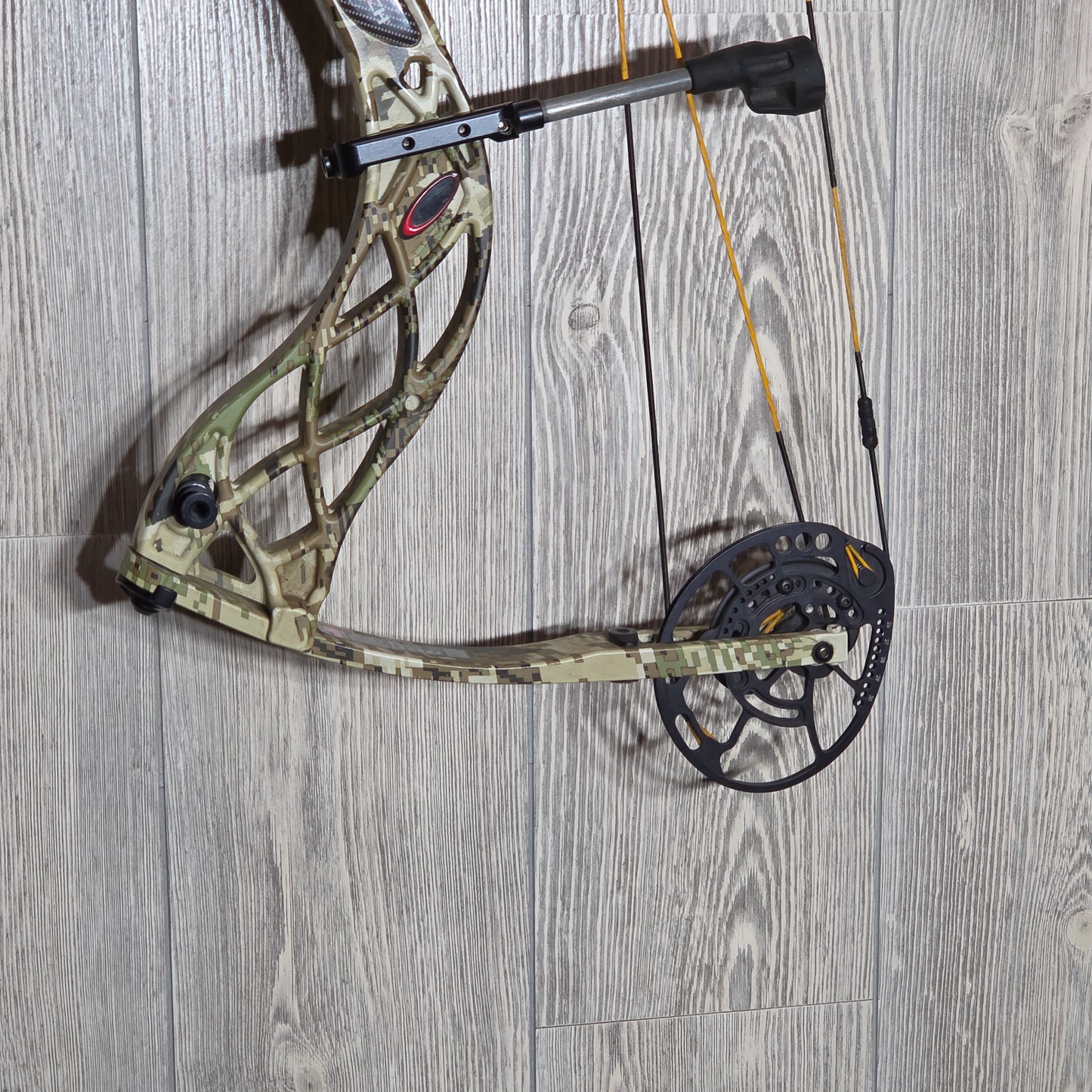 Bowtech Carbon Zion RH Sub Alpine Camo Right Handed 60-70 25.5-30.5
