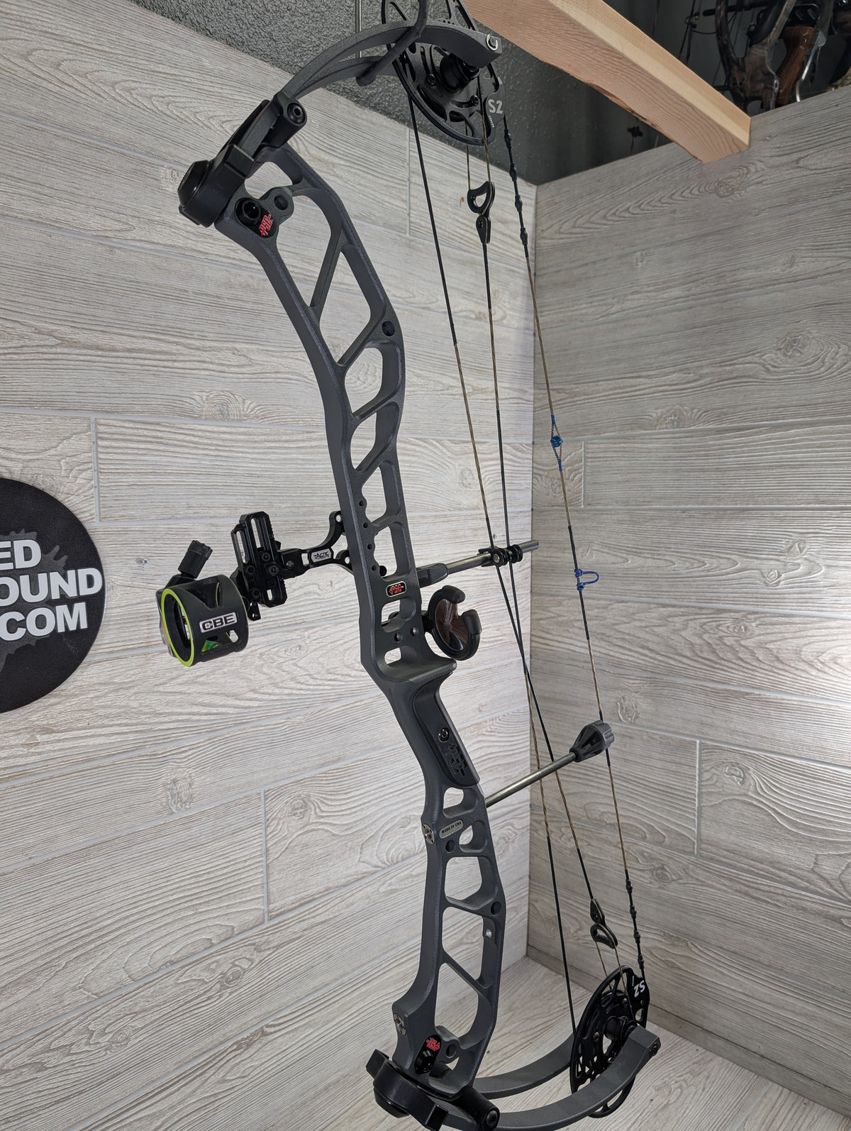 PSE EVO XF 33 S2 RH Grey Package