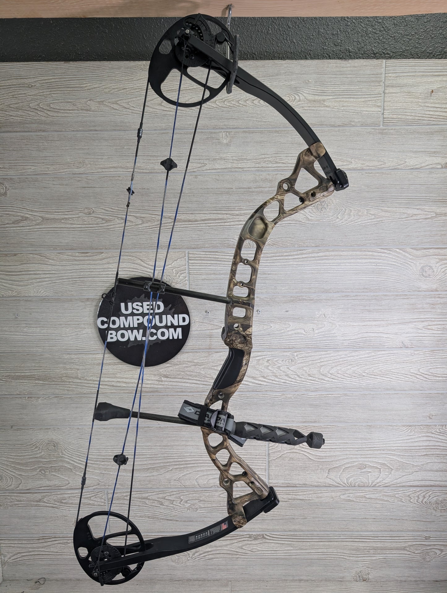Diamond Infinite Edge Pro Right Handed camo (5-70#)