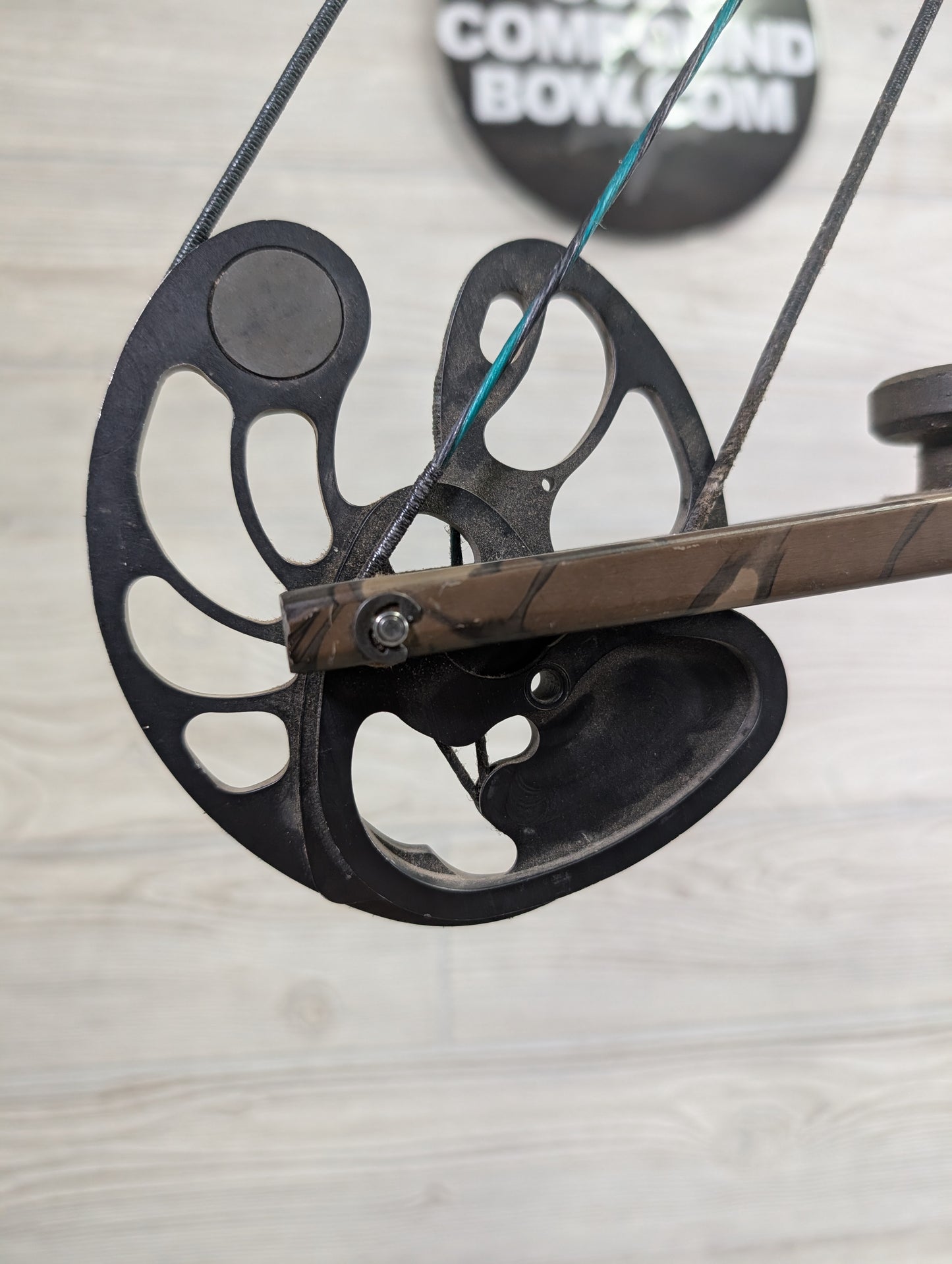 Used Mathews MQ 32" 60lb Right Handed Bow