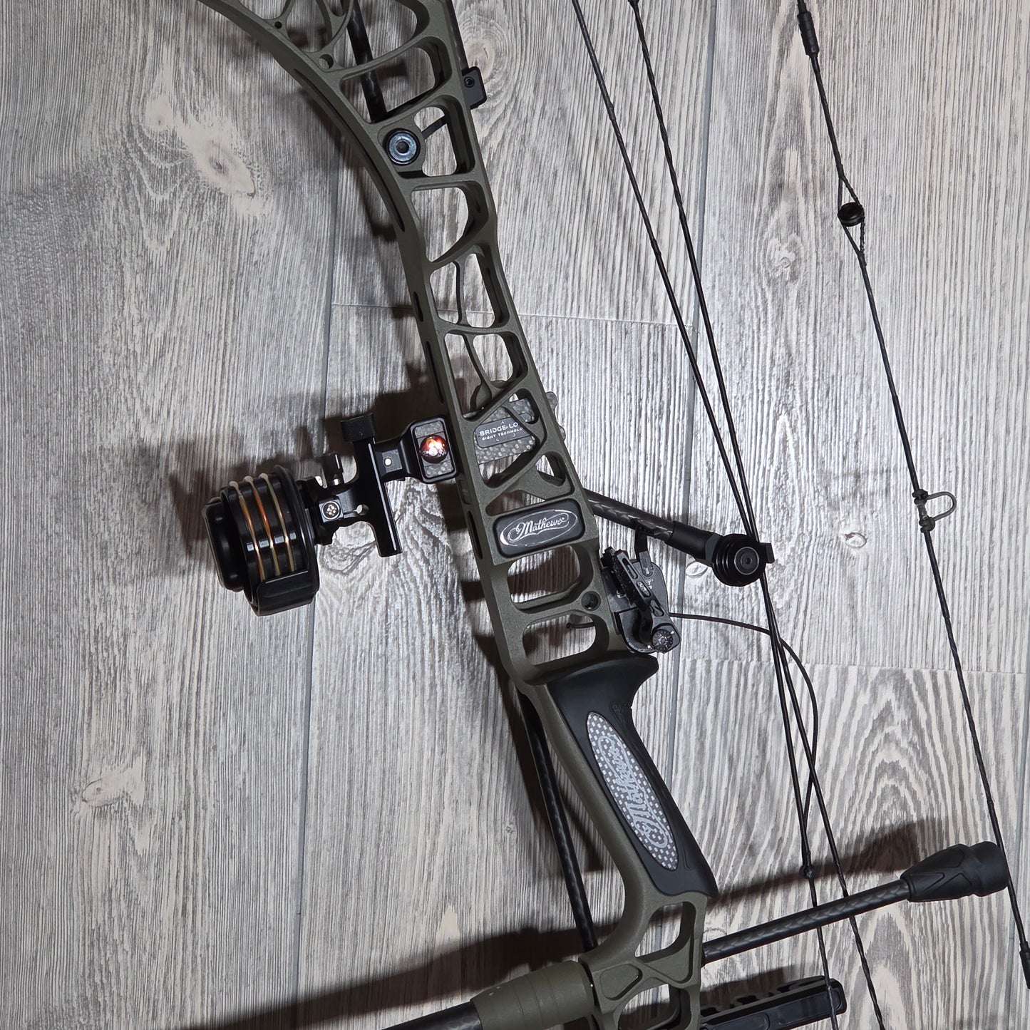 Used Mathews V3X 29 Ambush Green RH Package