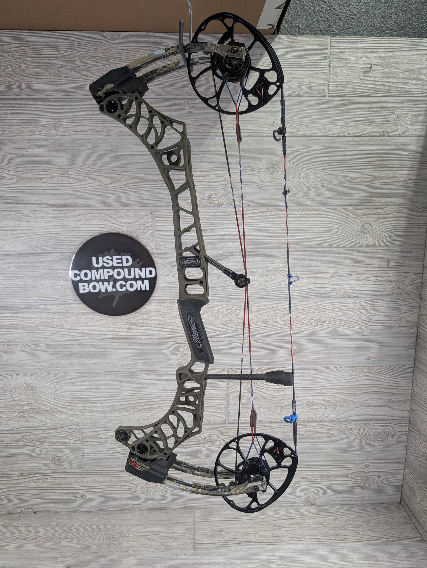 Used Mathews V3 27 RH Ambush Riser Subalpine Limbs