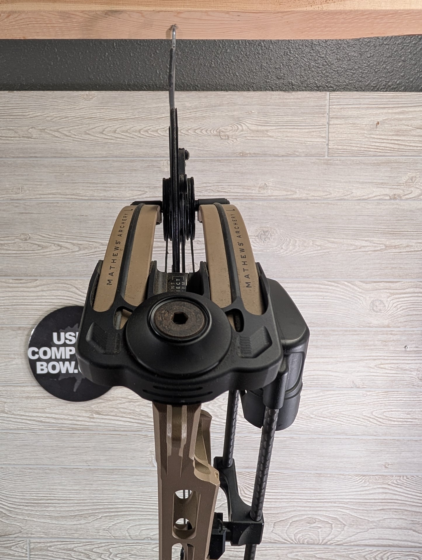 Mathews Lift 33 LH Earth Package