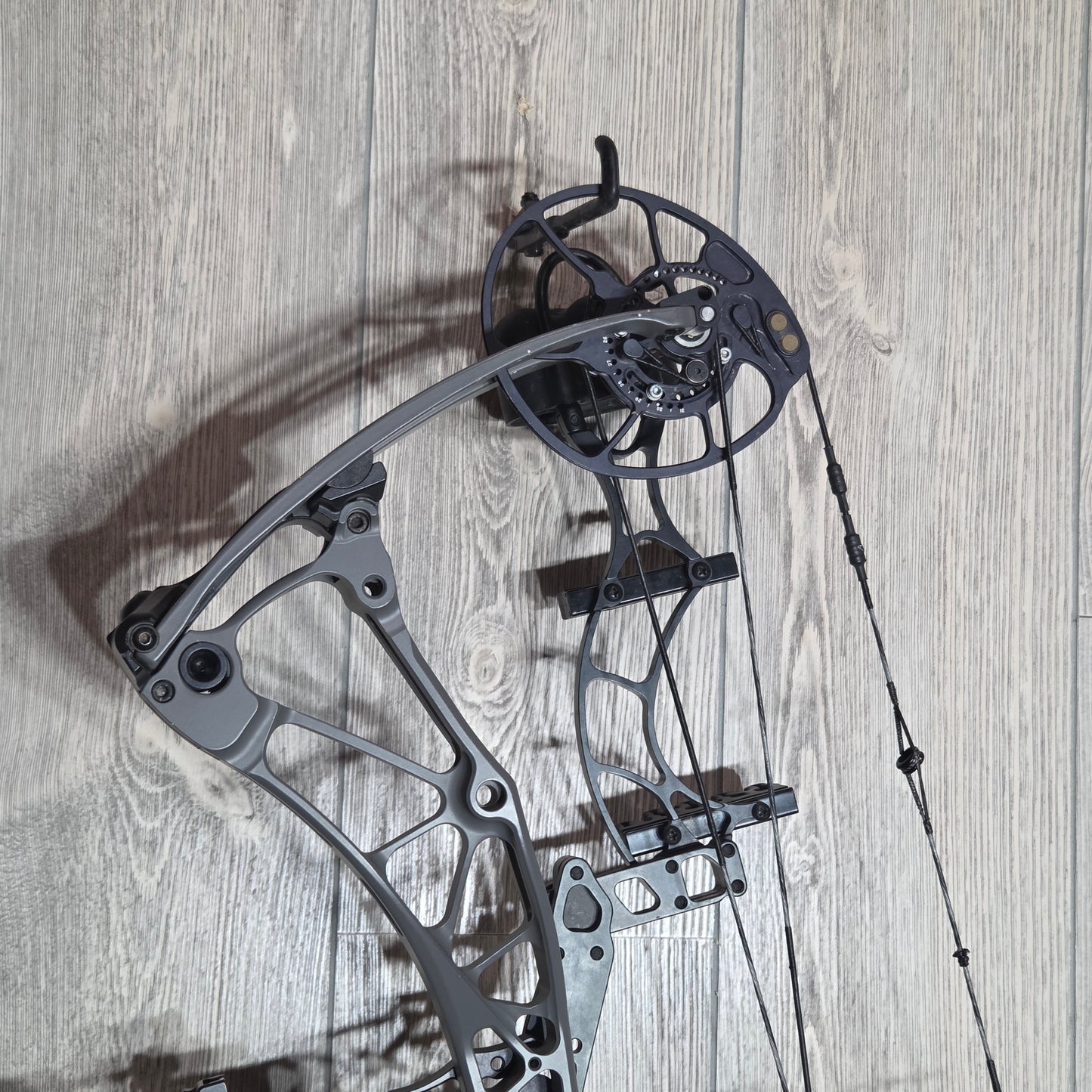 Used Bowtech Revolt 30" 70lb RH Gray Bow
