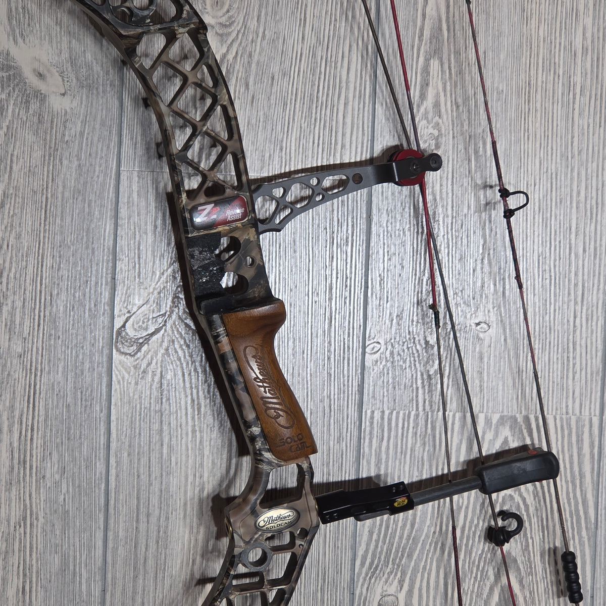 Used Mathews Z7 Right Hand 28" 70#