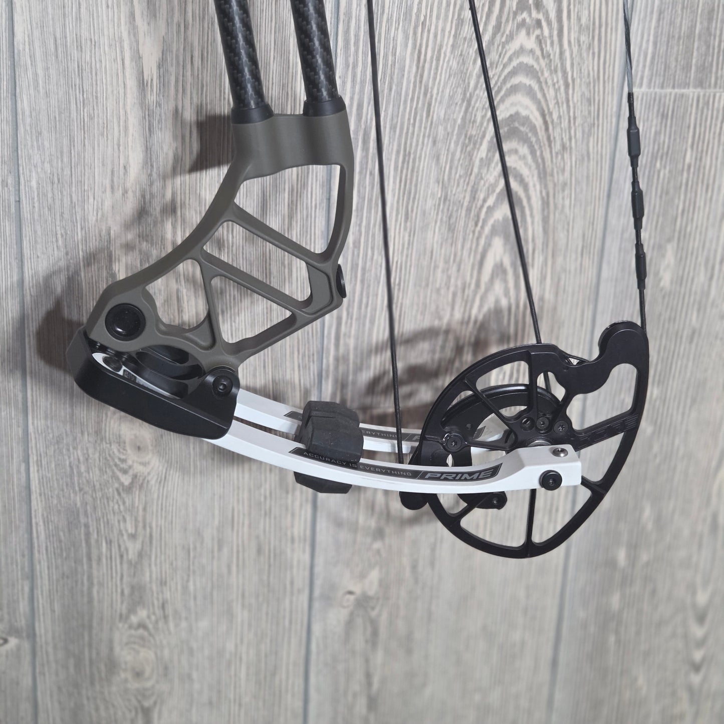 Prime Form 60-70# Morrel Riser White limbs