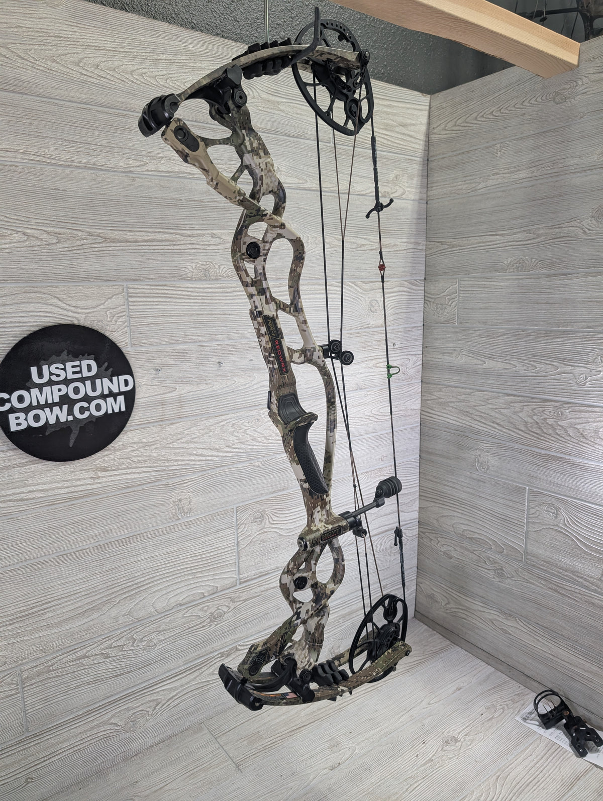 Hoyt Carbon RX-1  60-70# Package Right handed Sitka SubAlpine