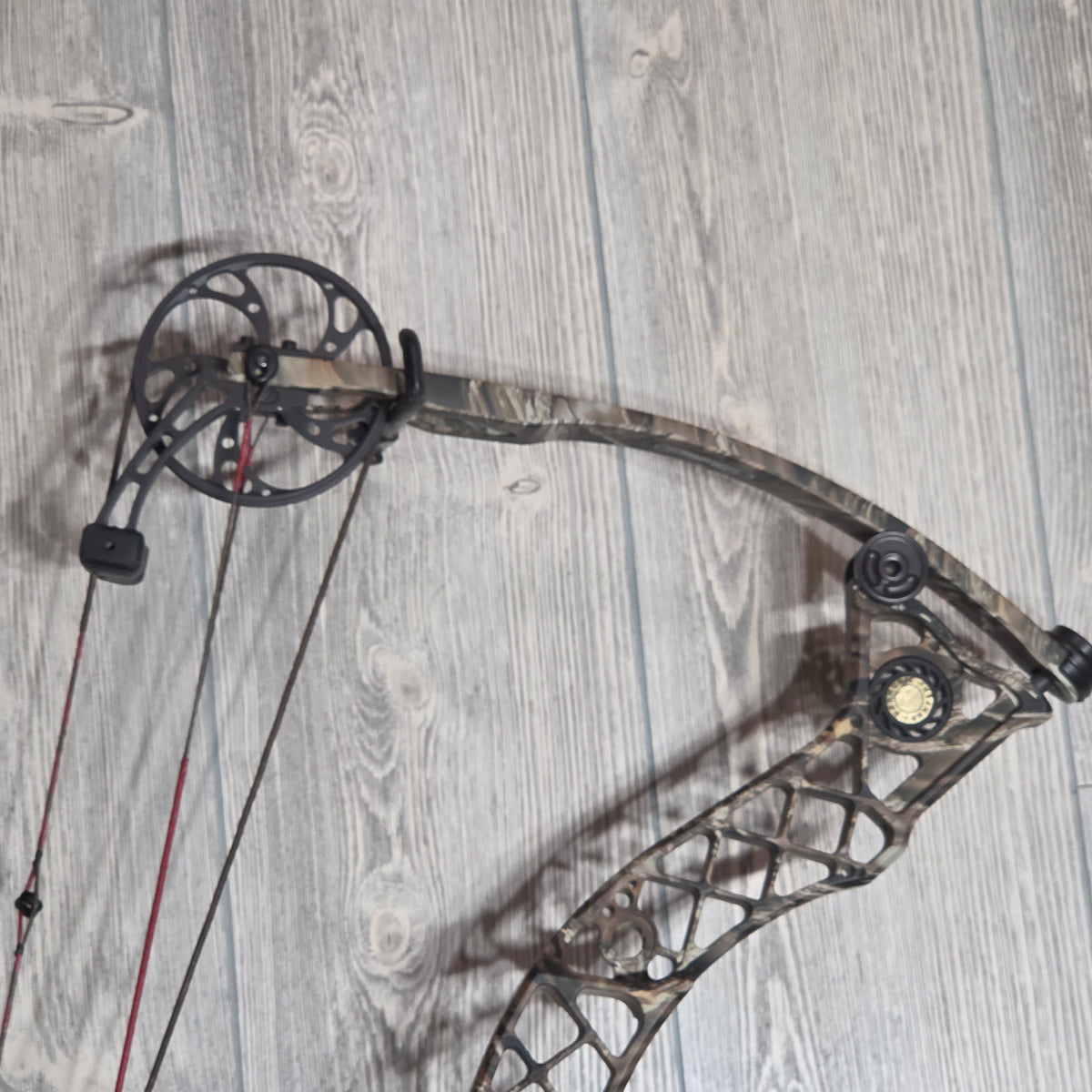 Used Mathews Z7 Right Hand 28" 70#