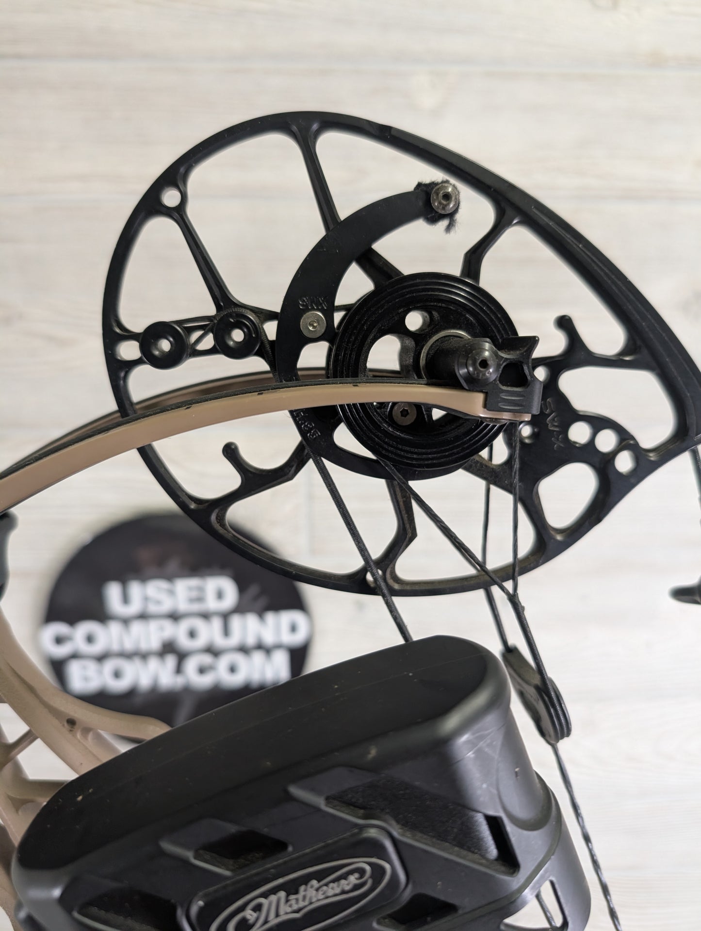 Mathews Lift 33 LH Earth Package
