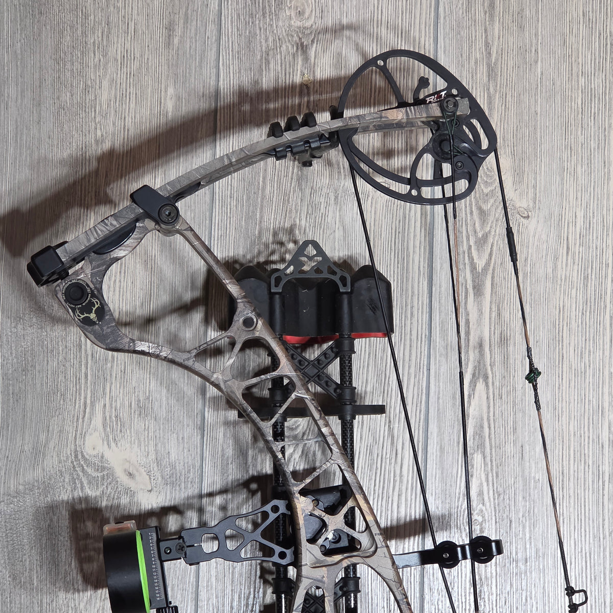 Hoyt Spyder Thirty RH PKG 28-30" 70#