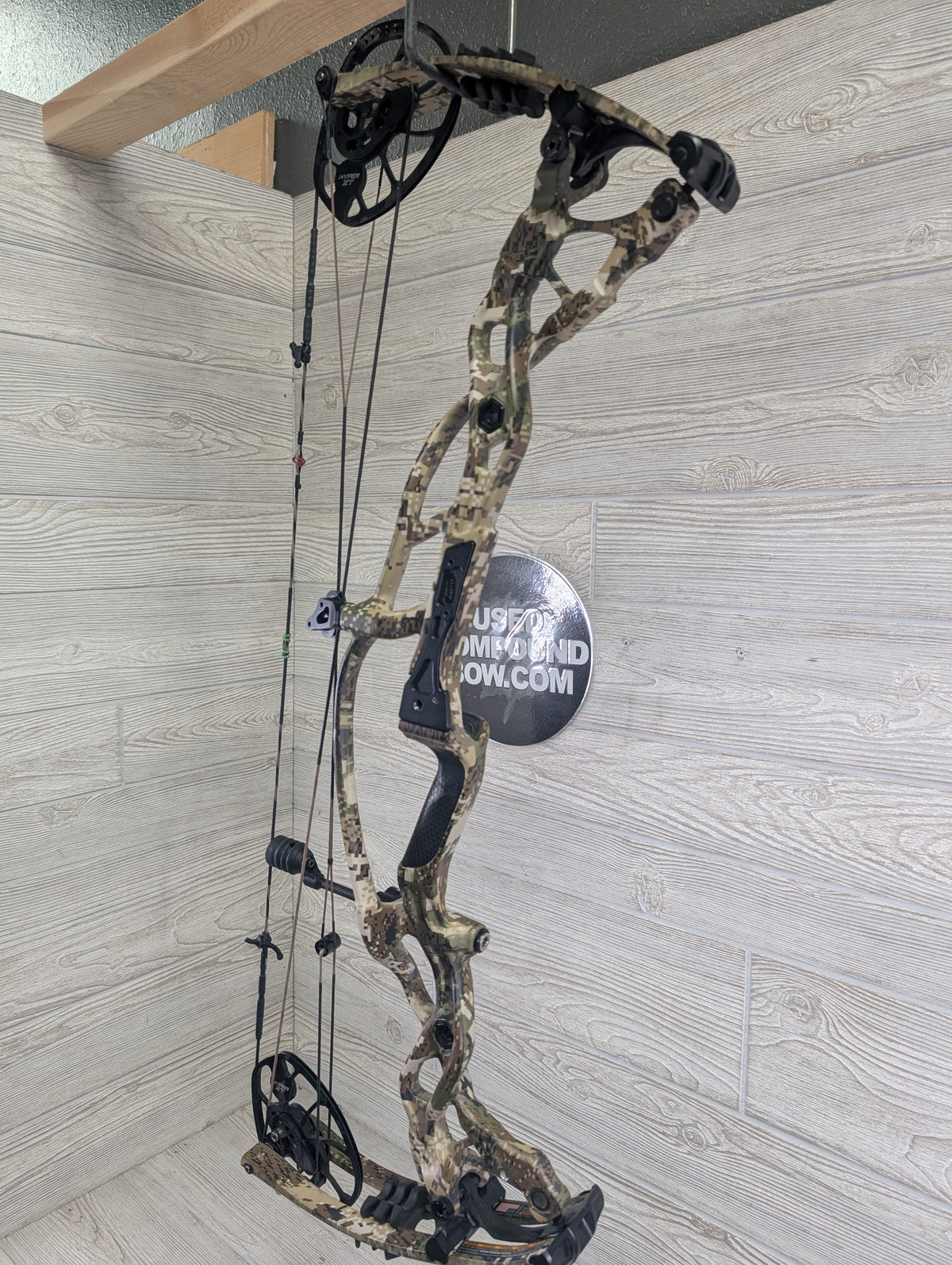 Hoyt Carbon RX-1  60-70# Package Right handed Sitka SubAlpine