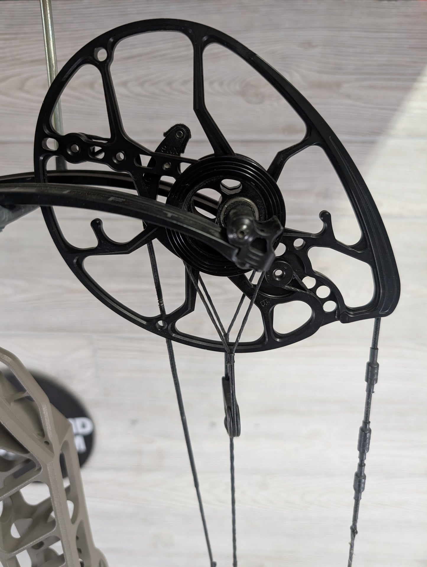 Mathews Lift 33 Right-Handed Granite Bow