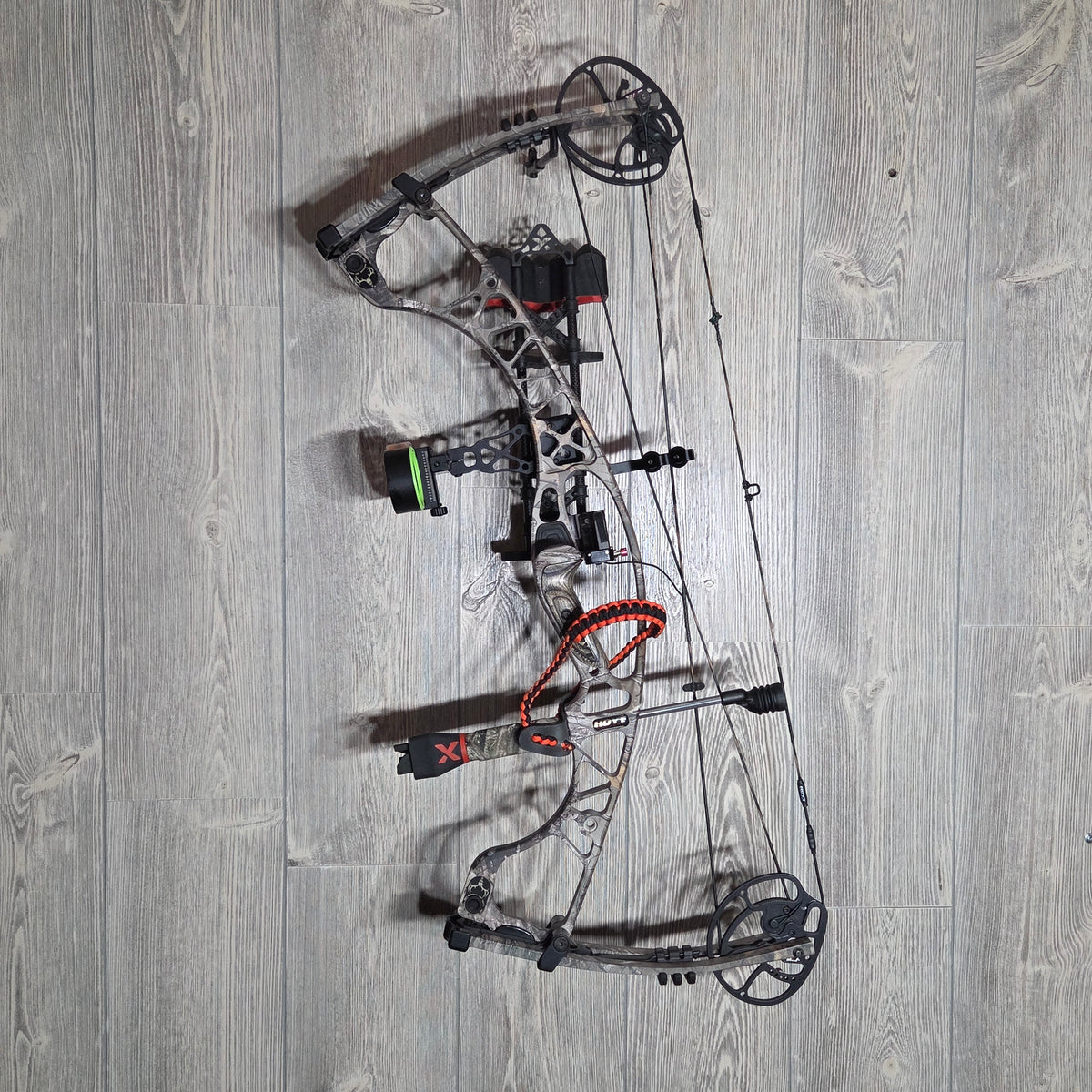 Hoyt Spyder Thirty RH PKG 28-30" 70#