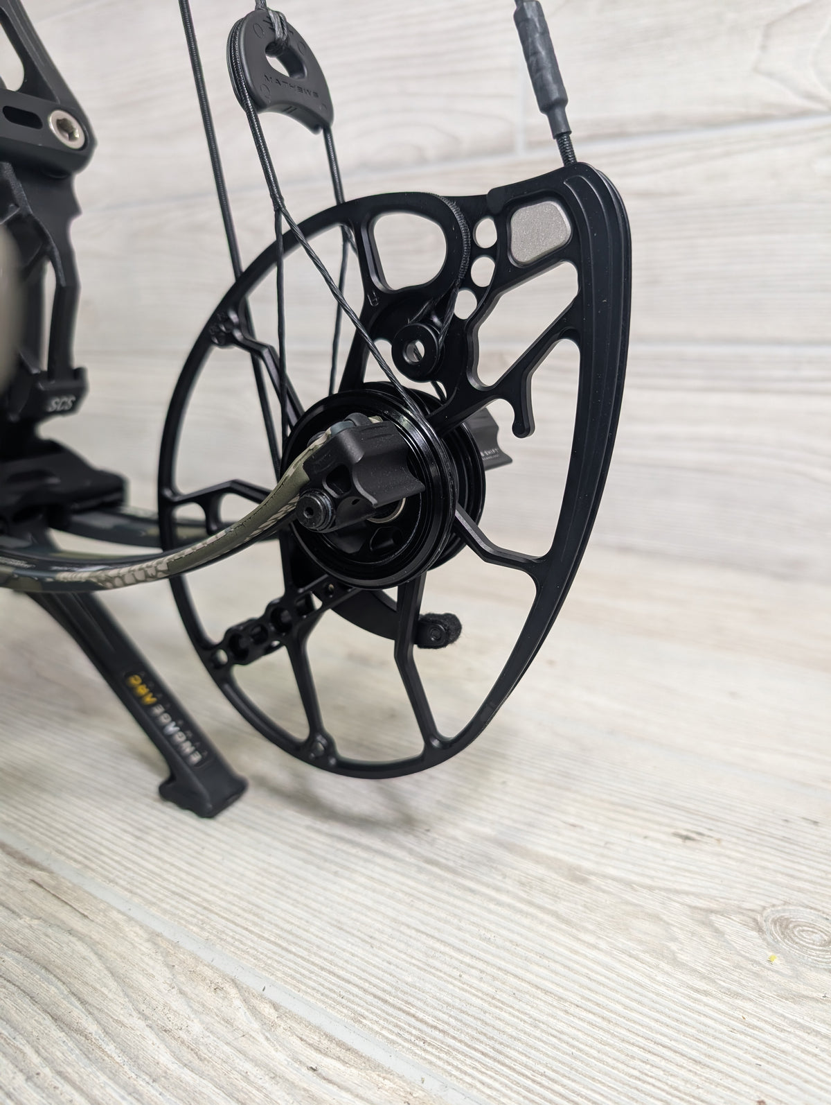 Used Mathews ARC 34 29" 70lb Right Hand Ambush Fade to Black Riser Kuiu Limbs LOADED Bow Pkg