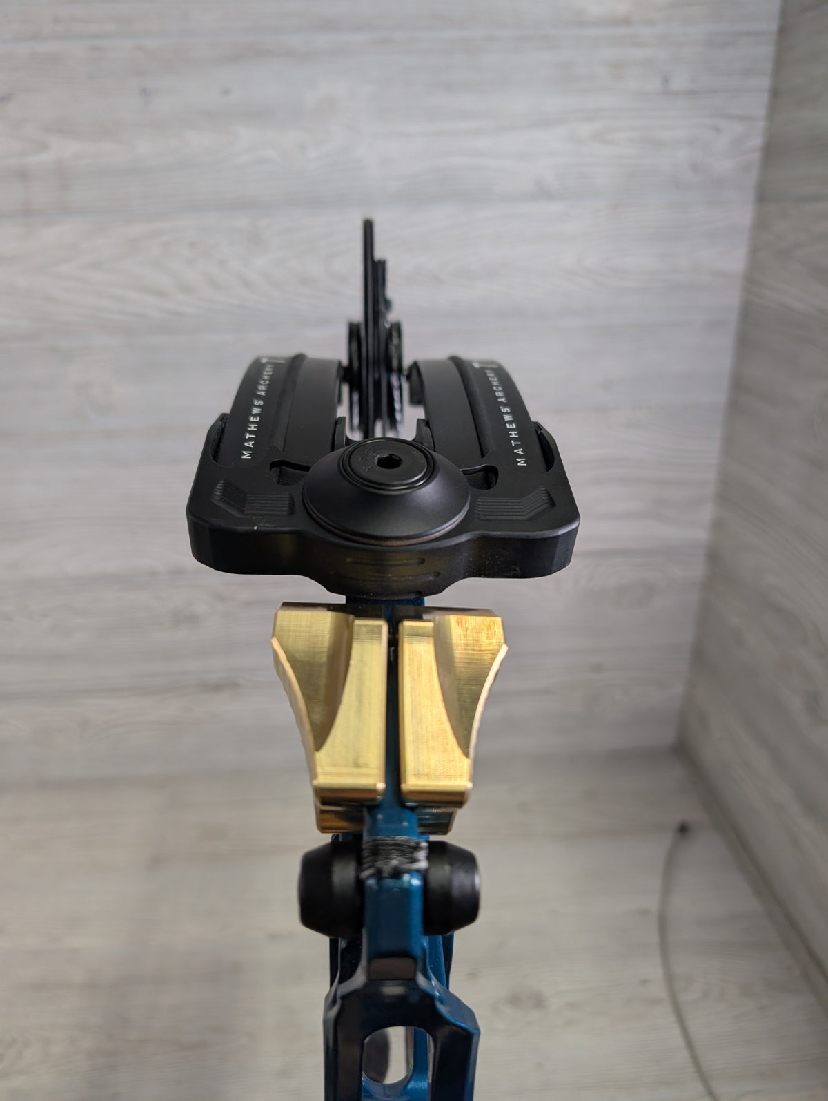 Used Mathews Title 38 (Gen 2) Teal Black Limbs Systm X Strings RH