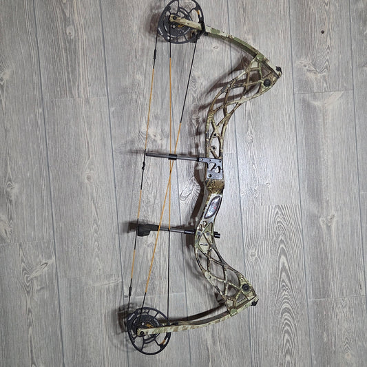 Bowtech Carbon Zion RH Sub Alpine Camo Right Handed 60-70 25.5-30.5