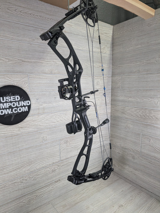 used Elite Ember Black Right Handed package