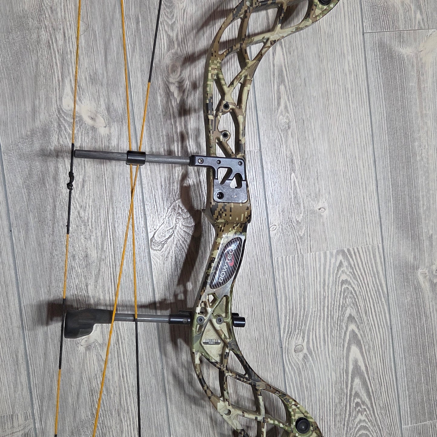 Bowtech Carbon Zion RH Sub Alpine Camo Right Handed 60-70 25.5-30.5