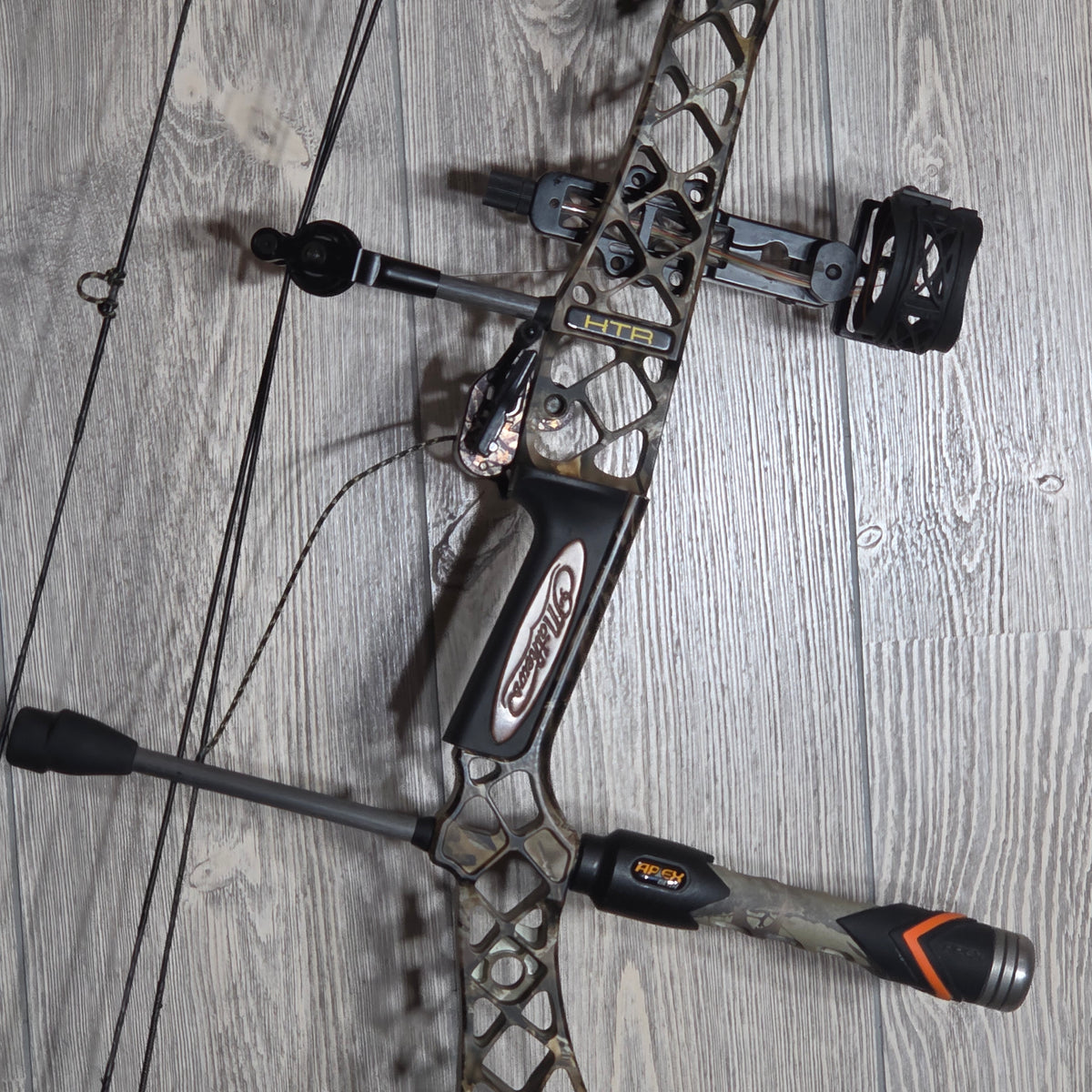 Mathews No Cam HTR  Left  Hand 60lbs Camo PKG