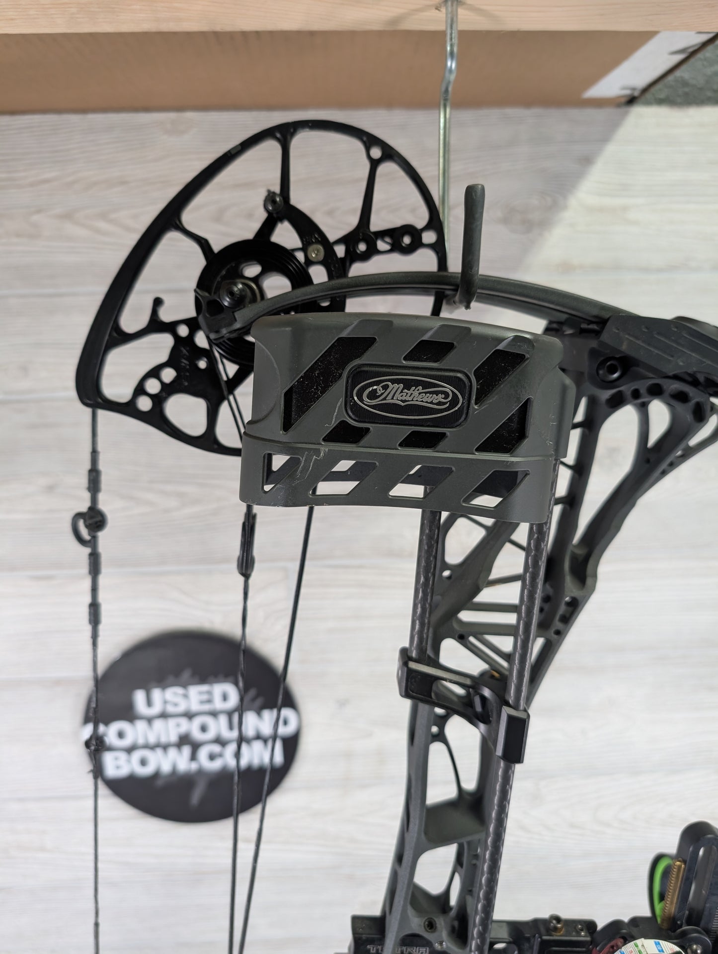 Used Mathews Lift X 29.5 Right Hand Shale Package