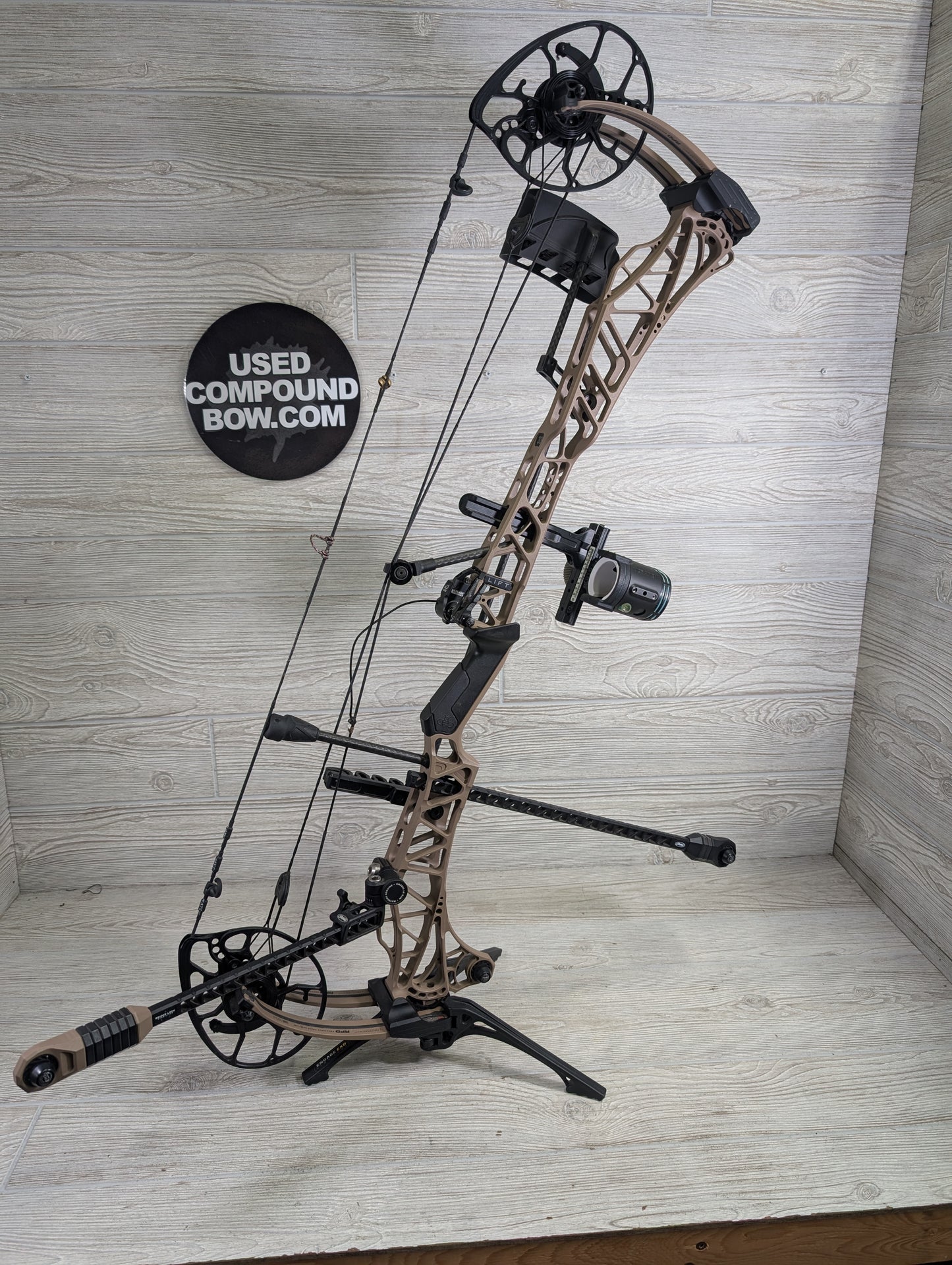 Mathews Lift 33 LH Earth Package
