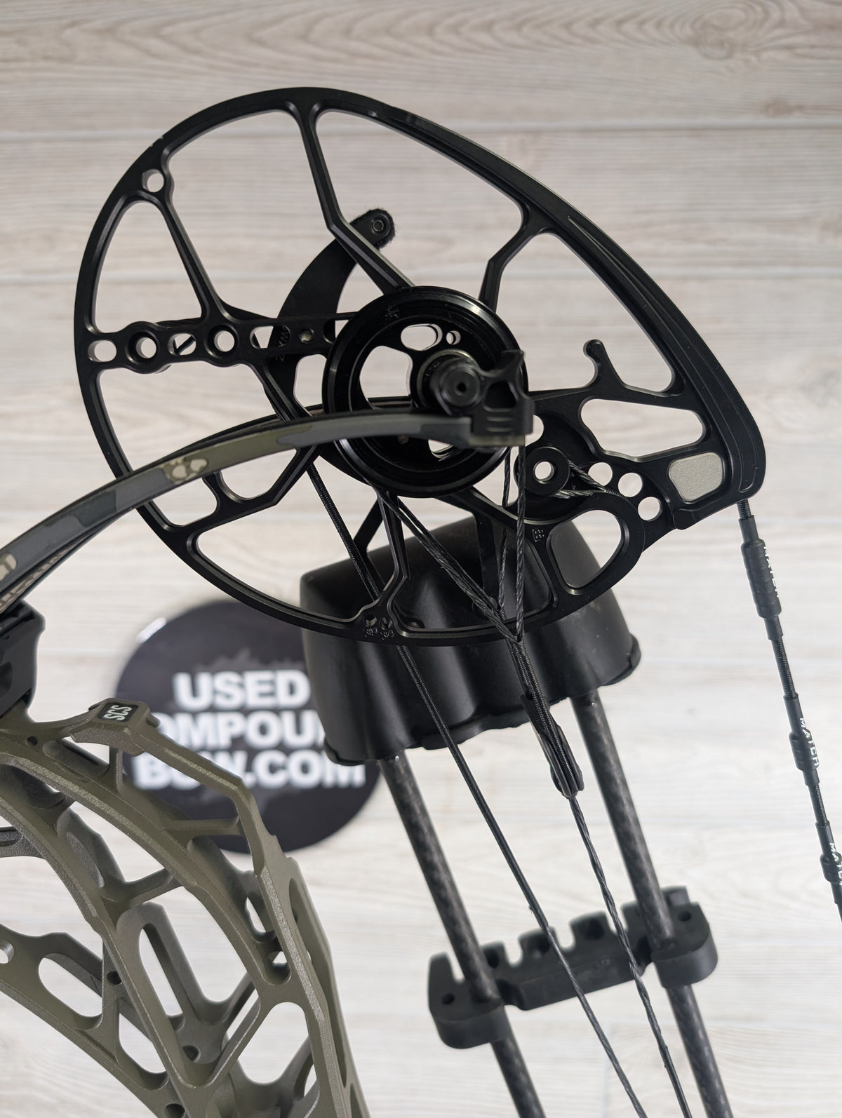 Used Mathews ARC 34 29" 70lb Right Hand Ambush Fade to Black Riser Kuiu Limbs LOADED Bow Pkg