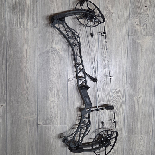 Mathews LIFT RS 26.5" 70lb Right Hand Shale Bow