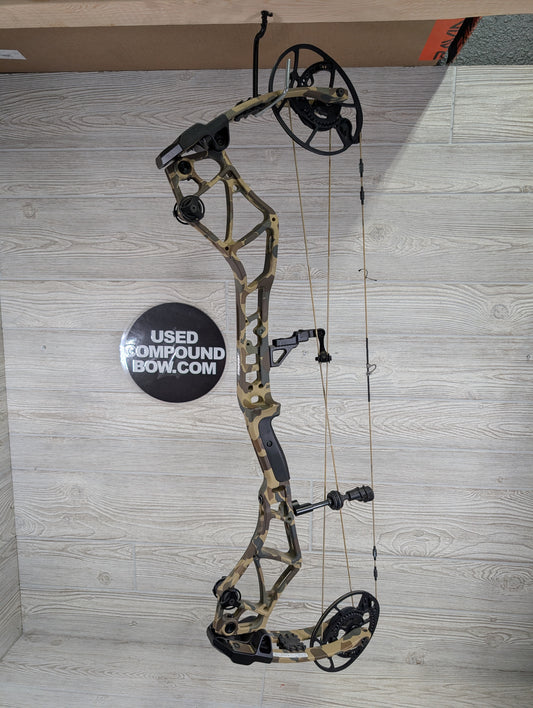 Bear Execute 32 RH 70lb Throwback Camo Riser and Limbs
