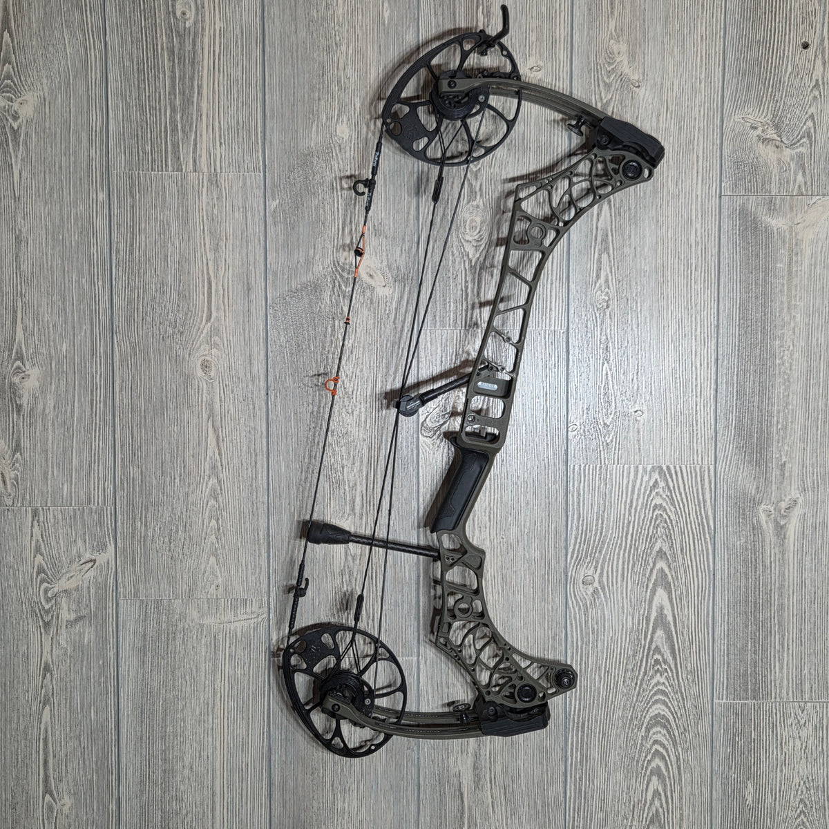 Used Mathews V3 27 RH Ambush Green
