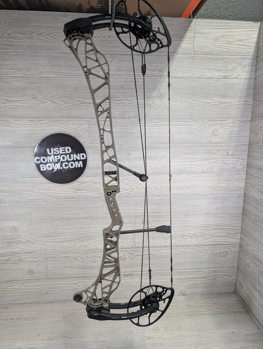 Mathews Lift 33 Right-Handed Granite Bow