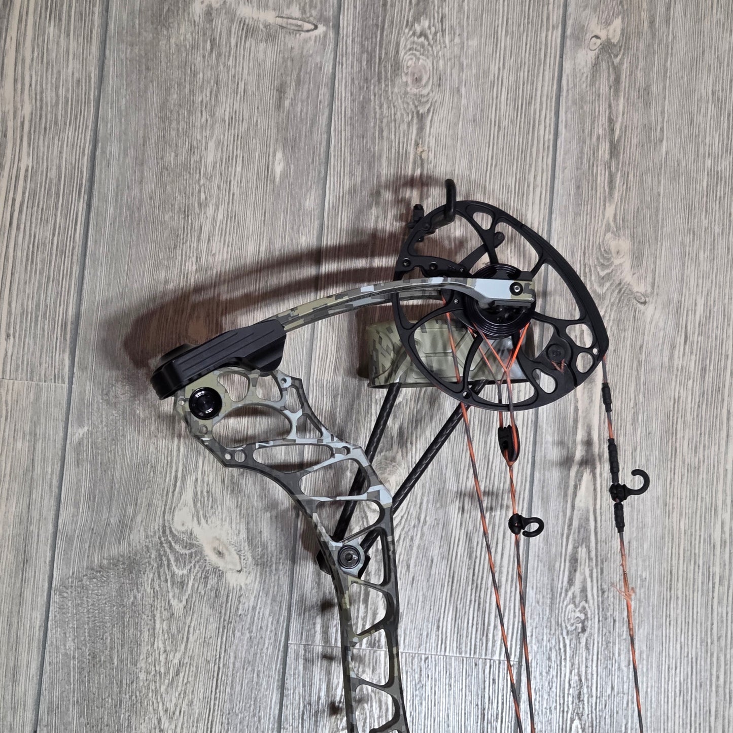 Used Mathews Vertix with Quiver