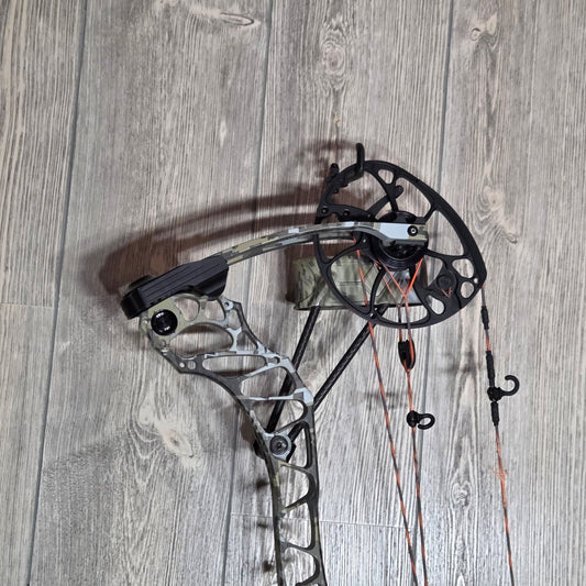 Used Mathews Vertix with Quiver