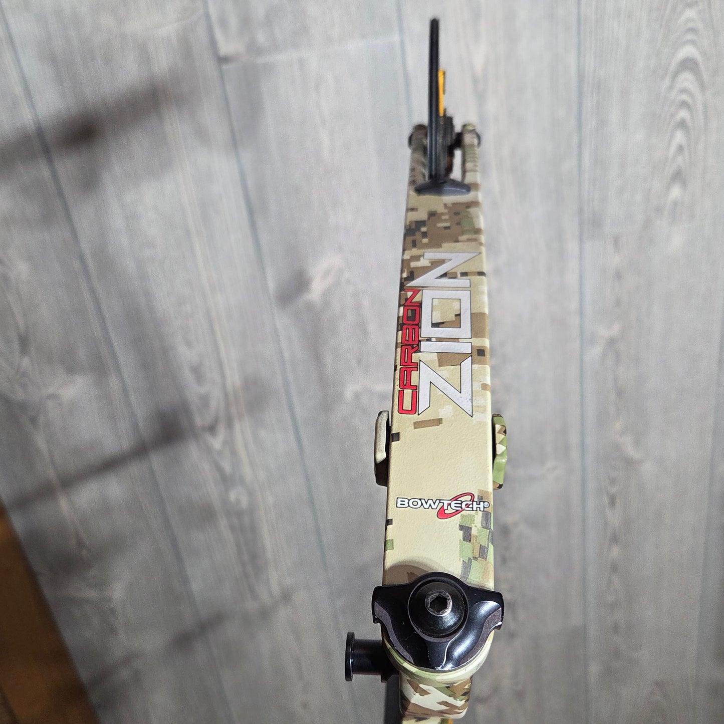 Bowtech Carbon Zion RH Sub Alpine Camo Right Handed 60-70 25.5-30.5