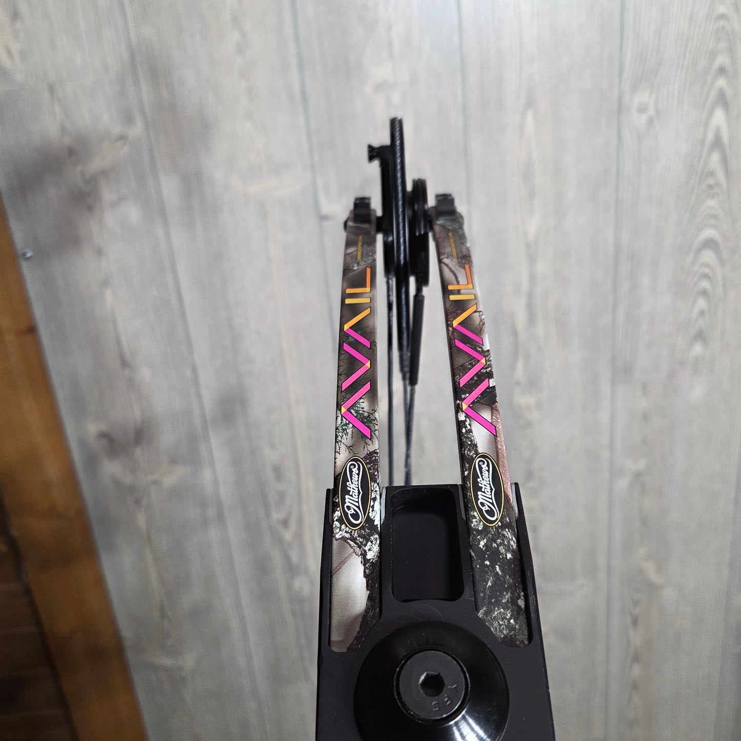 Mathews Avail LH Lost XD camo bow package