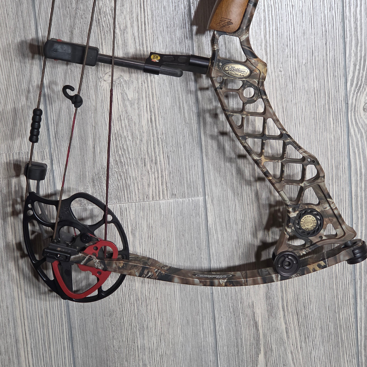 Used Mathews Z7 Right Hand 28" 70#