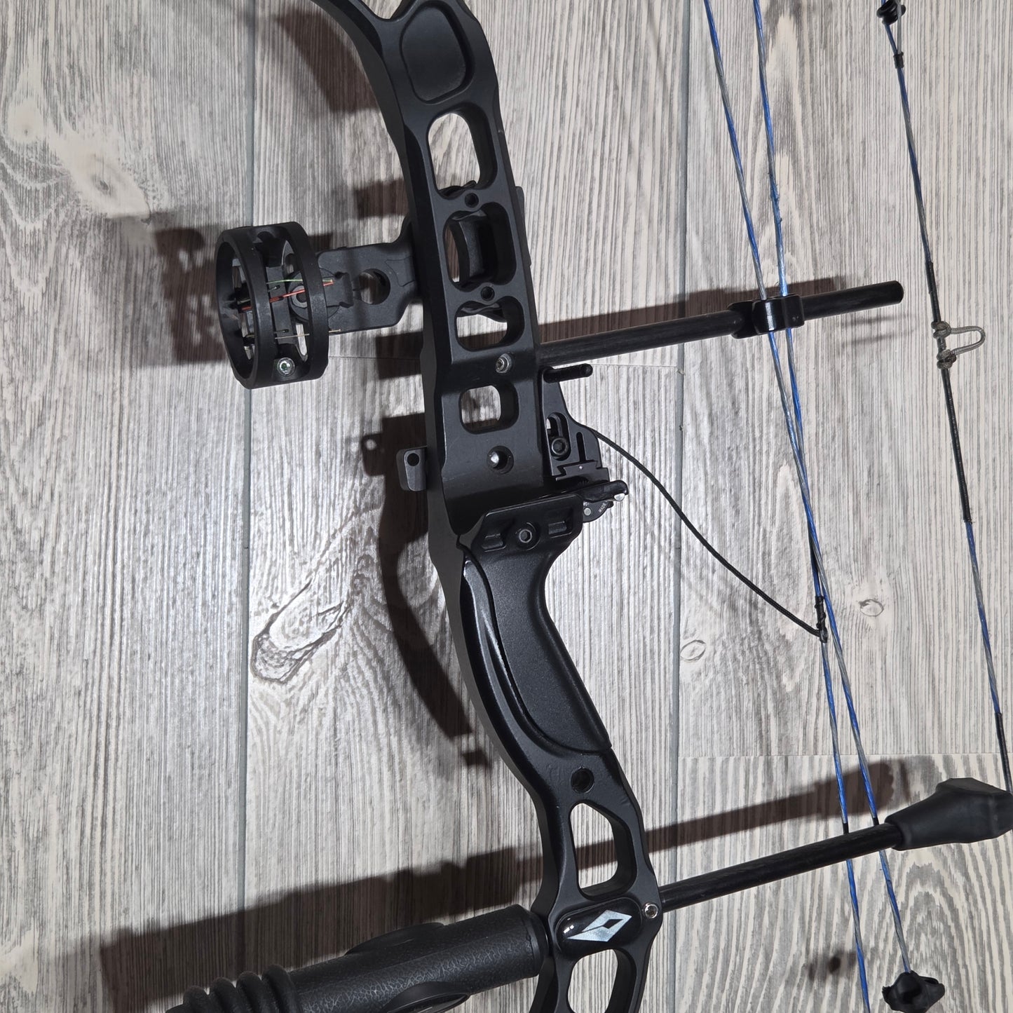 Diamond Infinite Edge PRO Right Handed  (5-70#) package