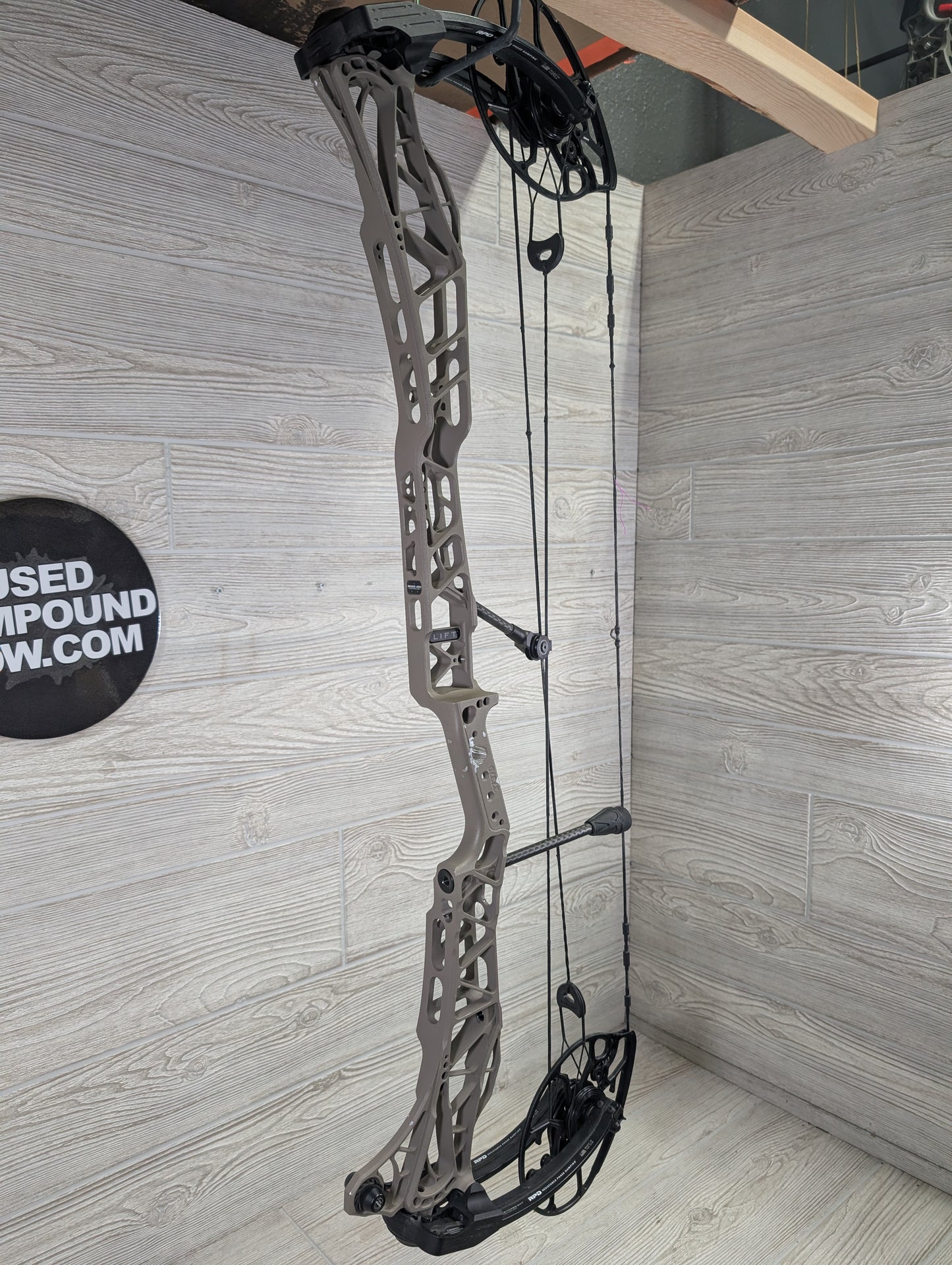 Mathews Lift 33 Right-Handed Granite Bow