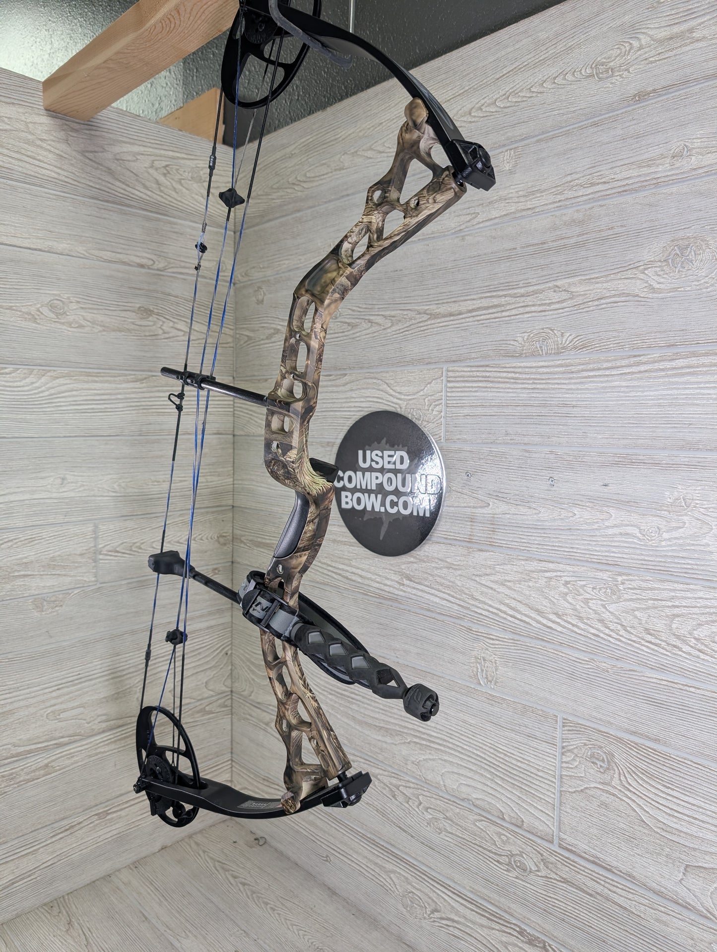 Diamond Infinite Edge Pro Right Handed camo (5-70#)