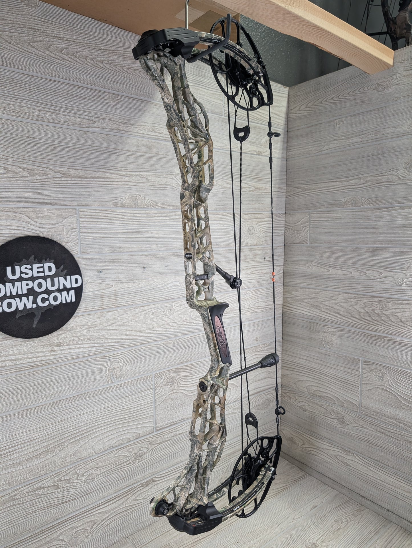 Mathews Lift 29.5 Right Handed RealTree