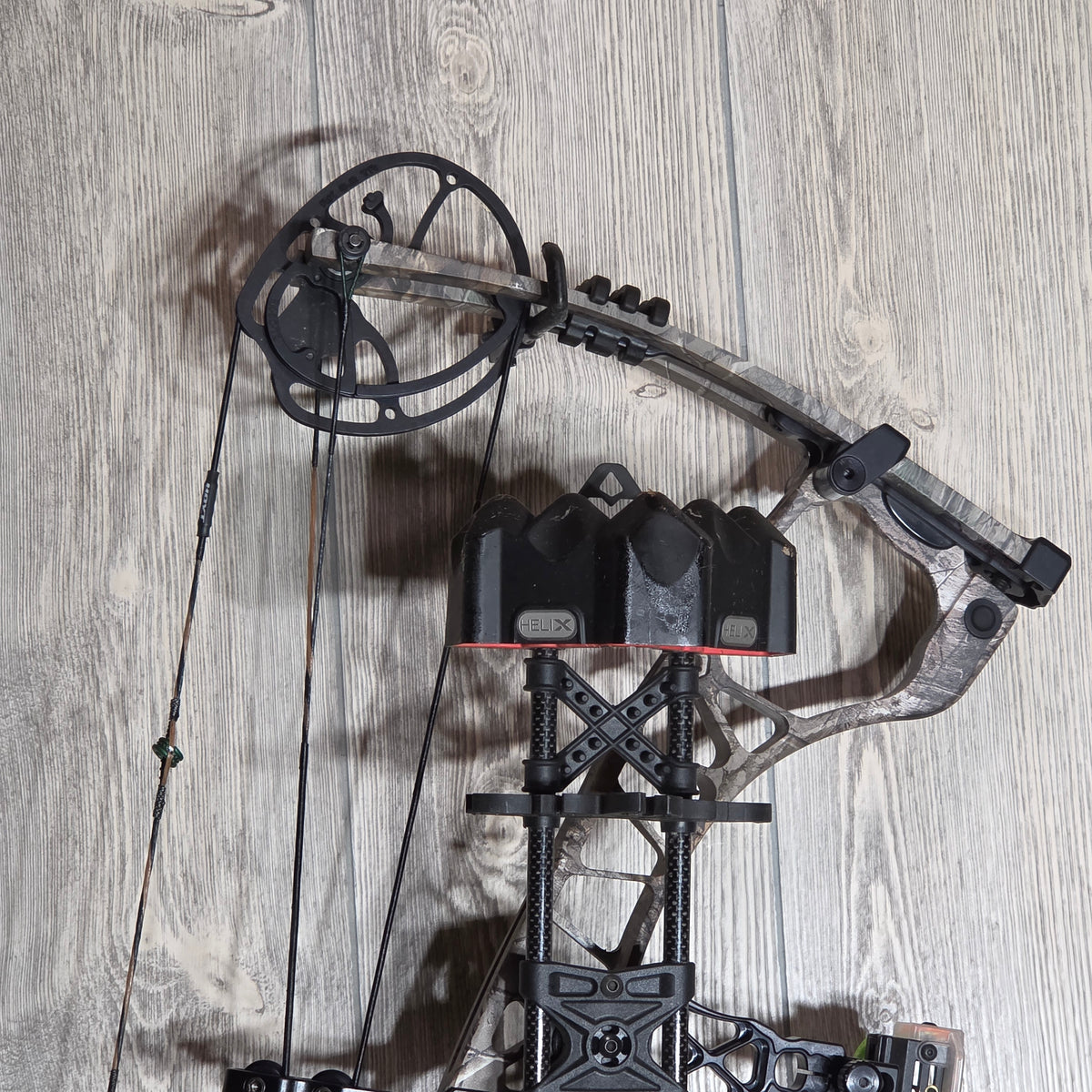 Hoyt Spyder Thirty RH PKG 28-30" 70#