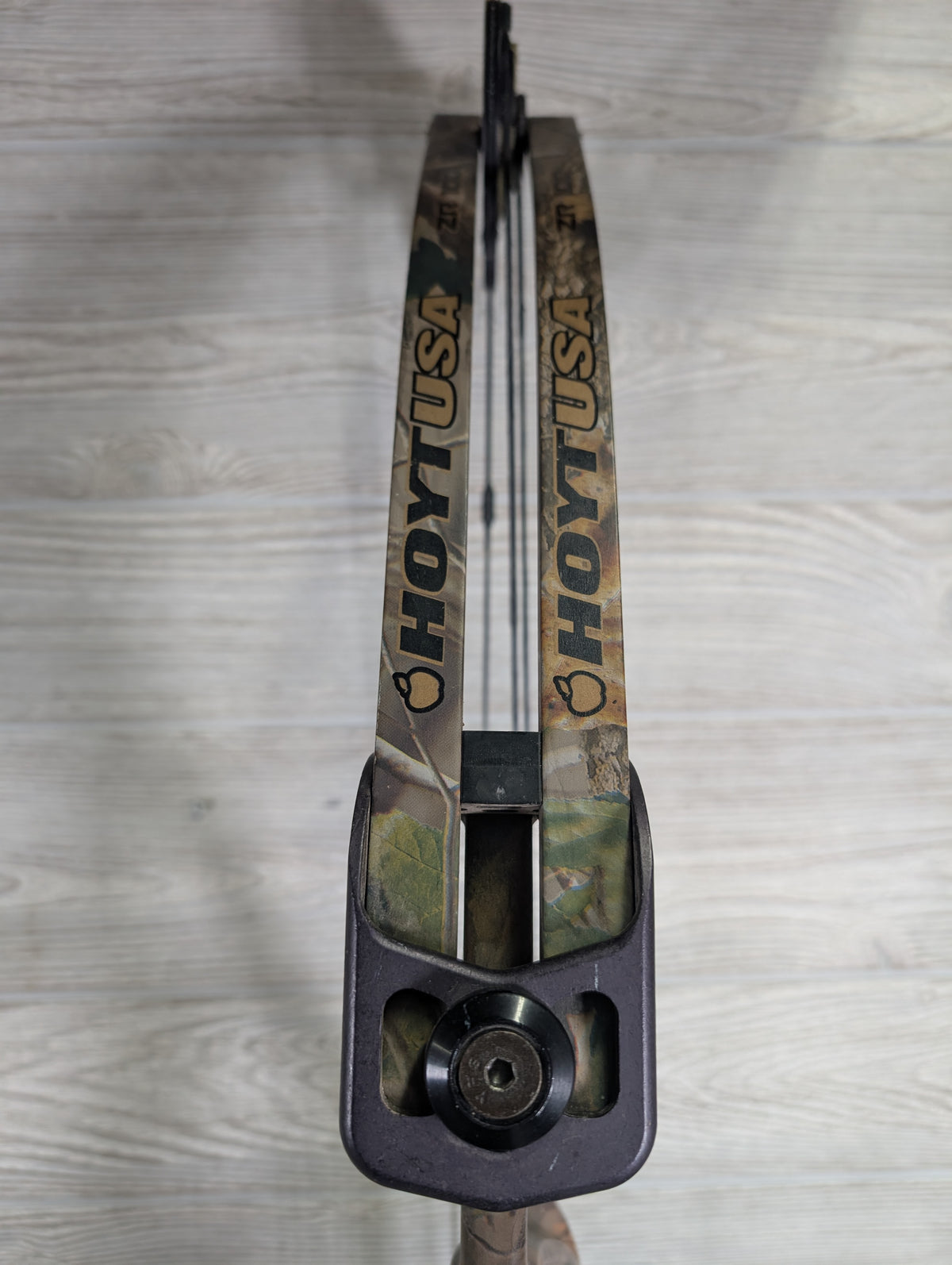 Hoyt UltraSport ZR-100 70# Right Hand Camo PKG