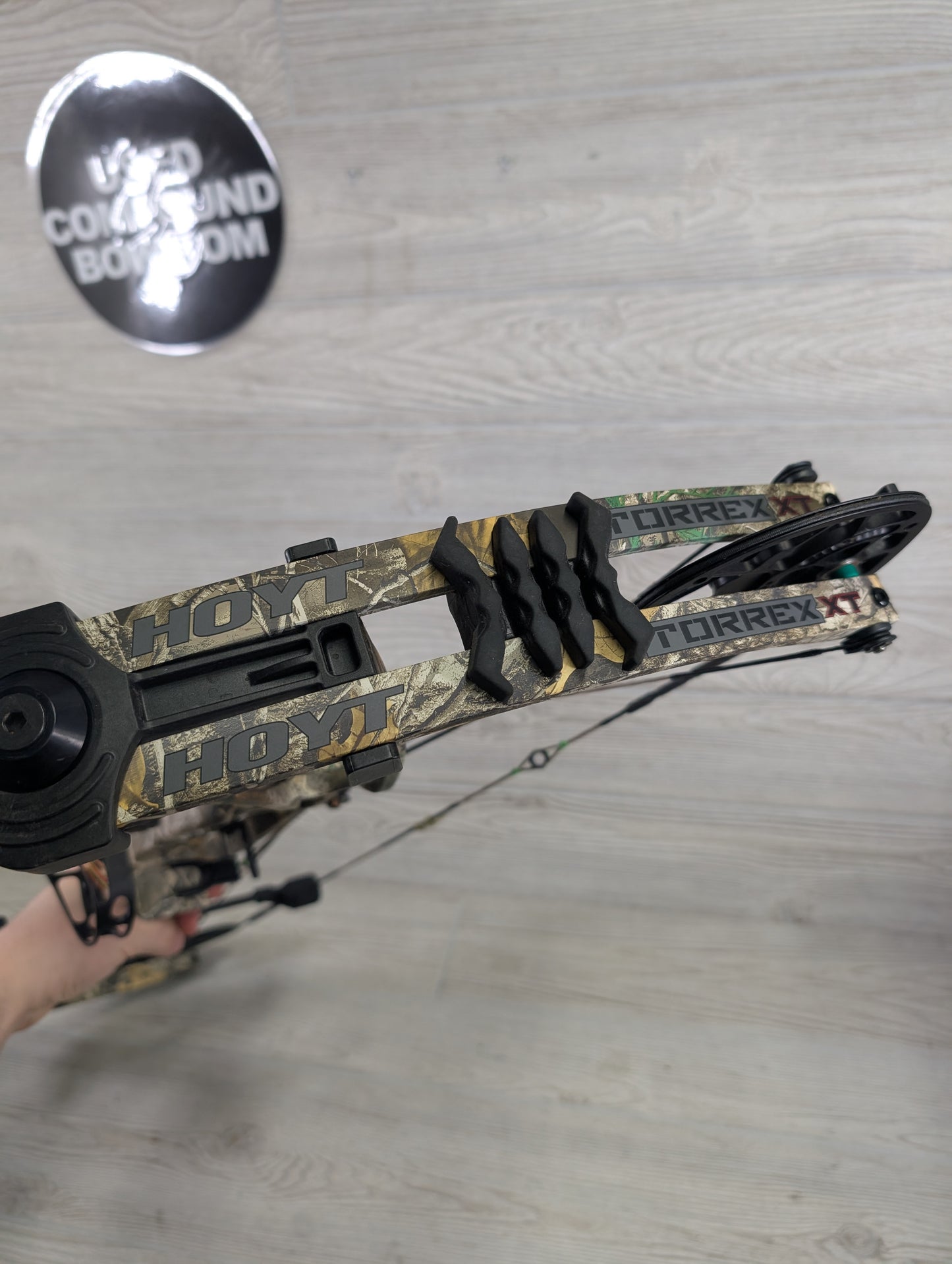 Used Hoyt Torrex XT Right Hand Camo 60-70lbs package